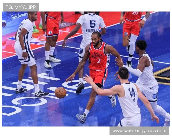 快船逆转灰熊伦纳德砍28分